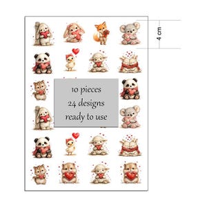 Può includere: Un foglio di adesivi con 24 illustrazioni distinte di animali, tra cui panda, conigli, pulcini e volpi, molti dei quali tengono cuori rossi. Un riquadro grigio centrale mostra il testo 10 pieces 24 designs ready to use. È indicata una misura di 4 cm.