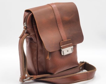 Mens tabac leather messenger bag ,named "BOY"