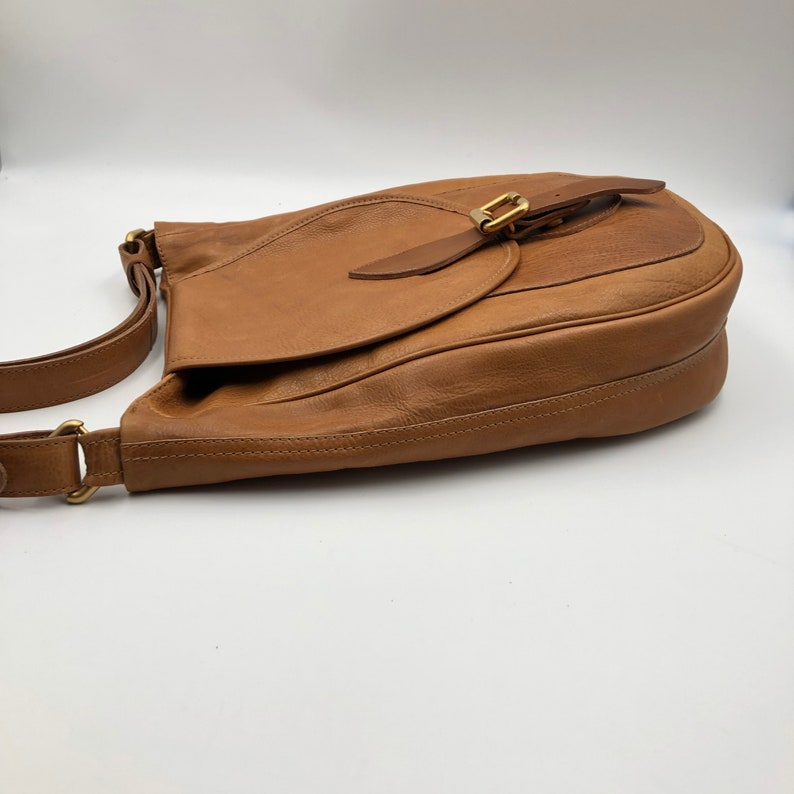 Handmade leather bag DROP in camel tone, shoulder bag image 5