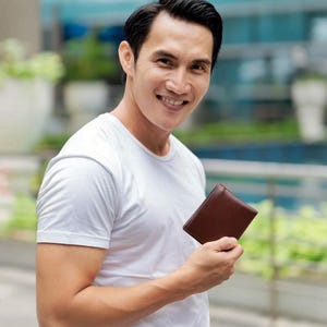 Carteira de couro personalizada para homens – Couro genuíno com gravação personalizada, dobrável, com zíper e compartimento para fotos