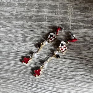Boucles d'oreilles pendantes cartes porte-bonheur Alice au pays des merveilles
