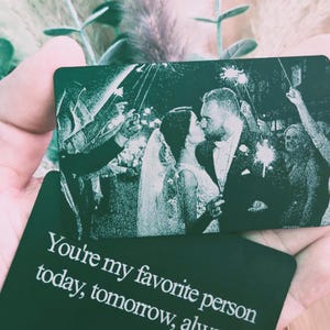 Gepersonaliseerde metalen gegraveerde fotokaart – Creditcardformaat | Aangepaste aluminium portemonnee-inzetstuk als aandenken