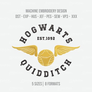 Peut inclure: Motif de broderie machine avec l'emblème de Quidditch de Poudlard. Le motif comprend les mots "Hogwarts" et "Quidditch" entourant un vif d'or doré avec des ailes. Le texte "EST.1092" est également présent. Disponible en 5 tailles et 8 formats.