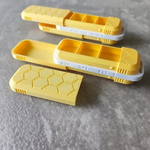 Seven-day pill box, double-sliding component box, portable