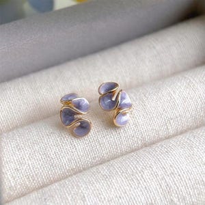 Lilac & Ivory Flower Stud Earrings, Minimal Gold Organic Earrings, Soft Purple Enamel Studs, Dainty Floral Earrings, Gift for Her image 2