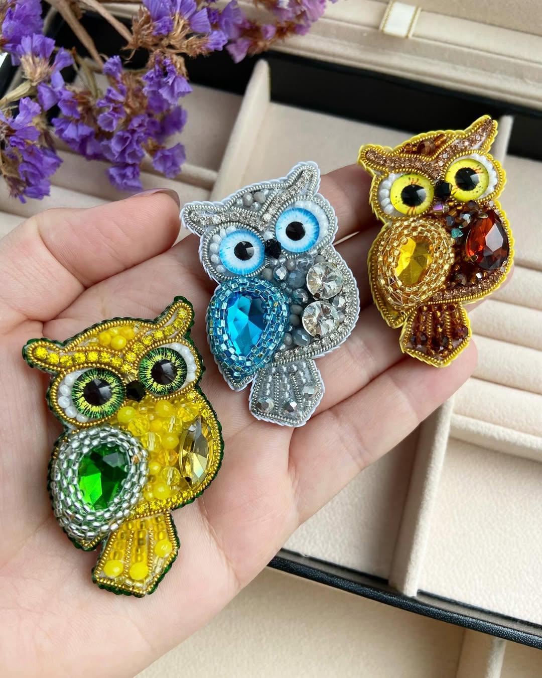 Colorful owl bead brooch, seed bead owl pin, tiny bird jewelry, crystal owl brooch, owl lover gift, 