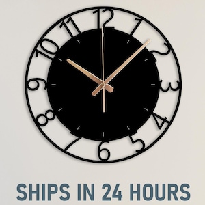Moderne lateinische Ziffer Metallwanduhr, Wohnzimmeruhr Geschenk, übergroße Wanduhr, schwarze Wanduhr im minimalistischen Stil, Bürouhr Geschenk