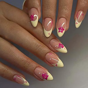 Floral Nails,French Nails,hand painted nail,Minimalist,custom press on nails,3D Nails,Almond  Nails,Acrylic Nails,Birthday gift,Girl gift