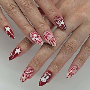 Cute Nails,French Nails,Minimalist,hand painted nail,custom press on nails,3D Nails,Almond Nails,Acrylic Nails,Birthday gift,Girl gift