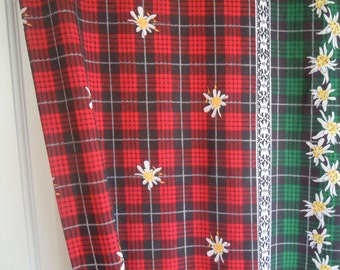 Tartan Red, Black, and Green Plaid Daisy Floral Fabric- Daisy Floral Vintage Polyester- Vintage Tartan- 1 Yard