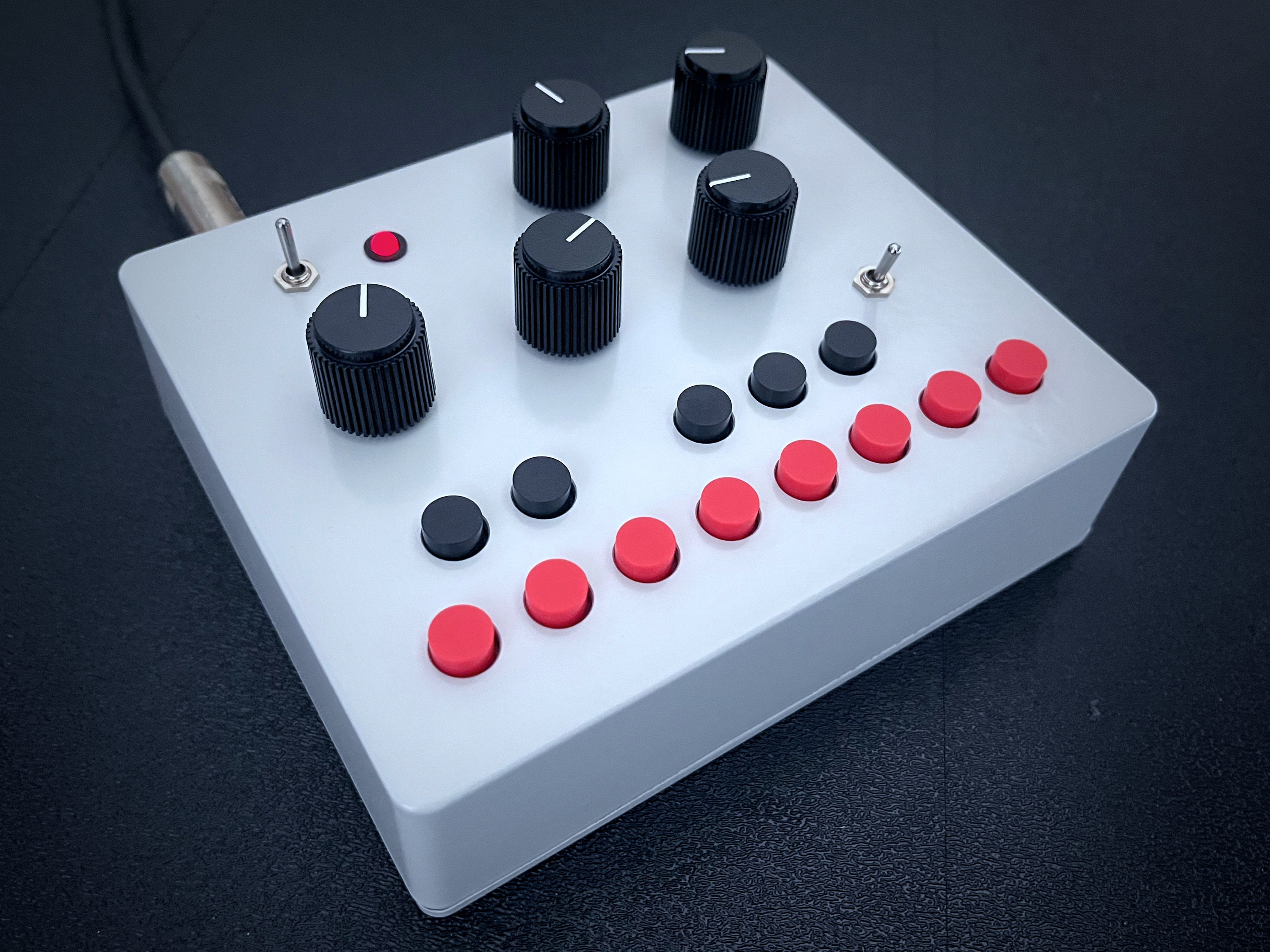 8-Bit Power Synthesizer MICHAEL RUCCI-