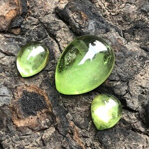 Natural Peridot Cabochon Gemstones Green Peridot Pear Cut August Birthstone Loose Peridot for Jewelry Making Healing Crystal Weight:17.85cts
