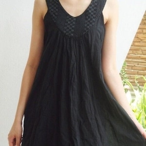 D18, Dark Night Classic U Neck Black Cotton Dress
