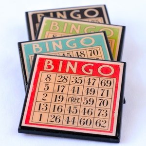 Juego de posavasos con forma de tarjeta de bingo, posavasos retro de madera y resina, decoración para la sala del día del juego, obsequio económico para la anfitriona o recuerdo de fiesta