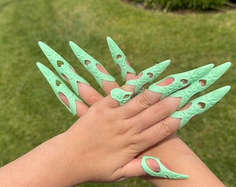 Fantasy Intricate finger claws