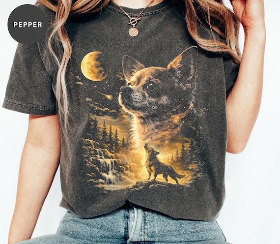 Chihuahua Howling to The Moon Vintage T-Shirt, 90s Retro Animal Graphic Tee, Chihuahua Mom Gift, Full Moon Animals Tee, Silly Dog Shirt