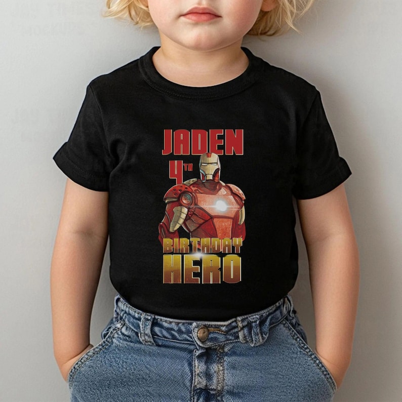 Camiseta de cumpleaños de superhéroe Iron Man de los Vengadores, regalo de cumpleaños personalizado, camiseta de cumpleaños para niños pequeños, regalo de cumpleaños para hijo o hija. imagen 1