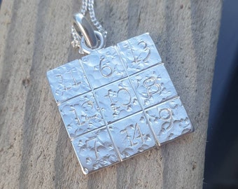 Colgante de plata de ley con dije de yantra shukra cuadrado mágico de Venus
