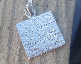 Pendentif à breloques carrées magiques shukra yantra en argent sterling Vénus