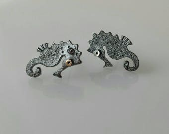 Seahorse silver stud earrings from Mini zoo series