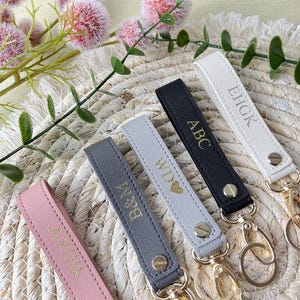 Llavero de pulsera personalizado, llavero con correa personalizado, llavero de dama de honor, llavero de muñeca con la mano de mamá, cordón personalizado, soporte para llavero