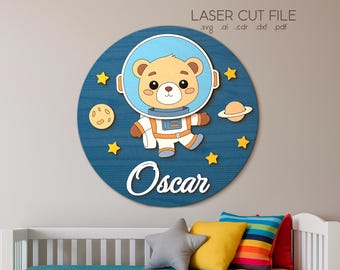Znaki z imionami dla dzieci SVG dla Glowforge, pliki cięte laserowo, okrągły wystrój pokoju dziecięcego, niedźwiedź astronauta, kosmos, prezent na baby shower