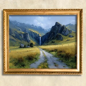 Op de afbeelding: Een ingelijst landschapsschilderij toont een berglandschap met een waterval, een onverharde weg en een klein gebouw. Het schilderij zit in een gouden lijst met een touwachtig ontwerp. Het kunstwerk heeft een kleurenpalet van groen, blauw en geel.