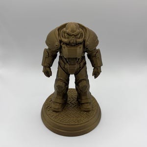 Fallout Hellcat Power Armor Statue: Collectible Gaming Display