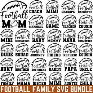 Puede incluir: Un diseño gráfico en blanco y negro con texto temático de fútbol. Las palabras incluyen "Football Mom", "Coach", "Daughter" y otros términos relacionados con la familia. La frase "Football Family SVG Bundle" está en la parte inferior.