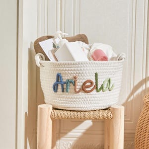 Babypartygeschenk, personalisierter Babypartykorb, Jungen / Mädchen Spielzeug Lagerung Baumwollseil, benutzerdefinierter Name Organizer Kinderzimmer Neugeborene Stricken Taufe