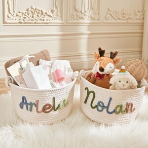 Babyparty-Geschenkkorb, benutzerdefinierte Babypartykorb mit personalisiertem Namen, Babyspielzeugkorb, Baumwollseilkorb, Neugeborenen-Baby-Kinderzimmergeschenk