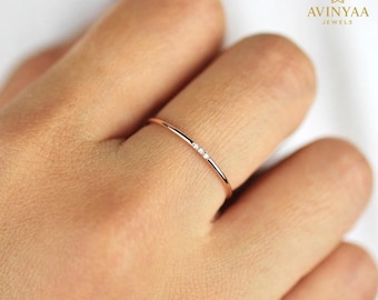 Zierlicher Diamantring in 14K Gold | Minimalistischer dünner Bandring | Stapelbarer Ring für Frauen | Jeden Tag Versprechen Ring Geschenk für sie