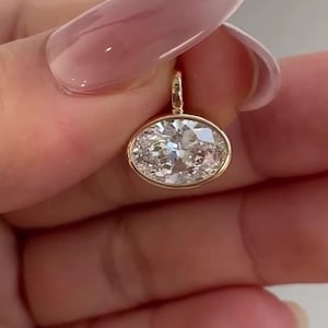 Ciondolo con diamante ovale sintetico da 2 carati incastonato a castone / Collana solitario in oro 14 carati / Ciondolo minimalista con diamante ovale / Regalo per lei
