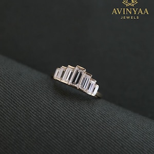 Baguette Diamond Band Ring / Step Cut Diamond Ring in 14K Yellow Gold / Tapered Baguette Wedding Band / Modern Art Deco Diamond Ring