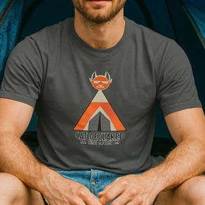 Camping Cat Shirt – Funny Tent Graphic Tee, Cat in Camp Design, Outdoor Nature Lover Gift