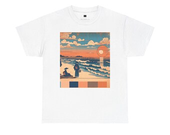 Pode incluir: T-shirt branco com estampa de paisagem japonesa. O design apresenta uma cena de praia com figuras, um pôr do sol e uma paleta de cores de azuis, laranjas e castanhos. Uma camiseta gráfica única.