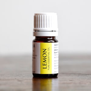 Lemon Premium Essential Oil / Natural Remedy / Aromatherapy Oil / Pure Citrus Essential Oil (5ML)