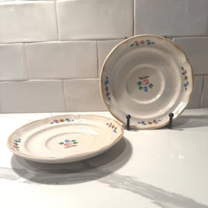Platillos de cerámica Vintage International China Heartland - Juego de 2 - Platos de repuesto de 16 cm (6 1/4") - Modelo 7774, estilo rústico campestre y folclórico
