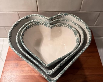Vintage 1994 ABC Distributing Heart Shaped Nesting Bowls Set of 3 Green Spongeware Country Farmhouse Decor Cottagecore Valentines Day