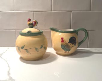 Juego de jarro para crema y azucarero Pfaltzgraff Napoli con diseño de gallo pintado a mano.