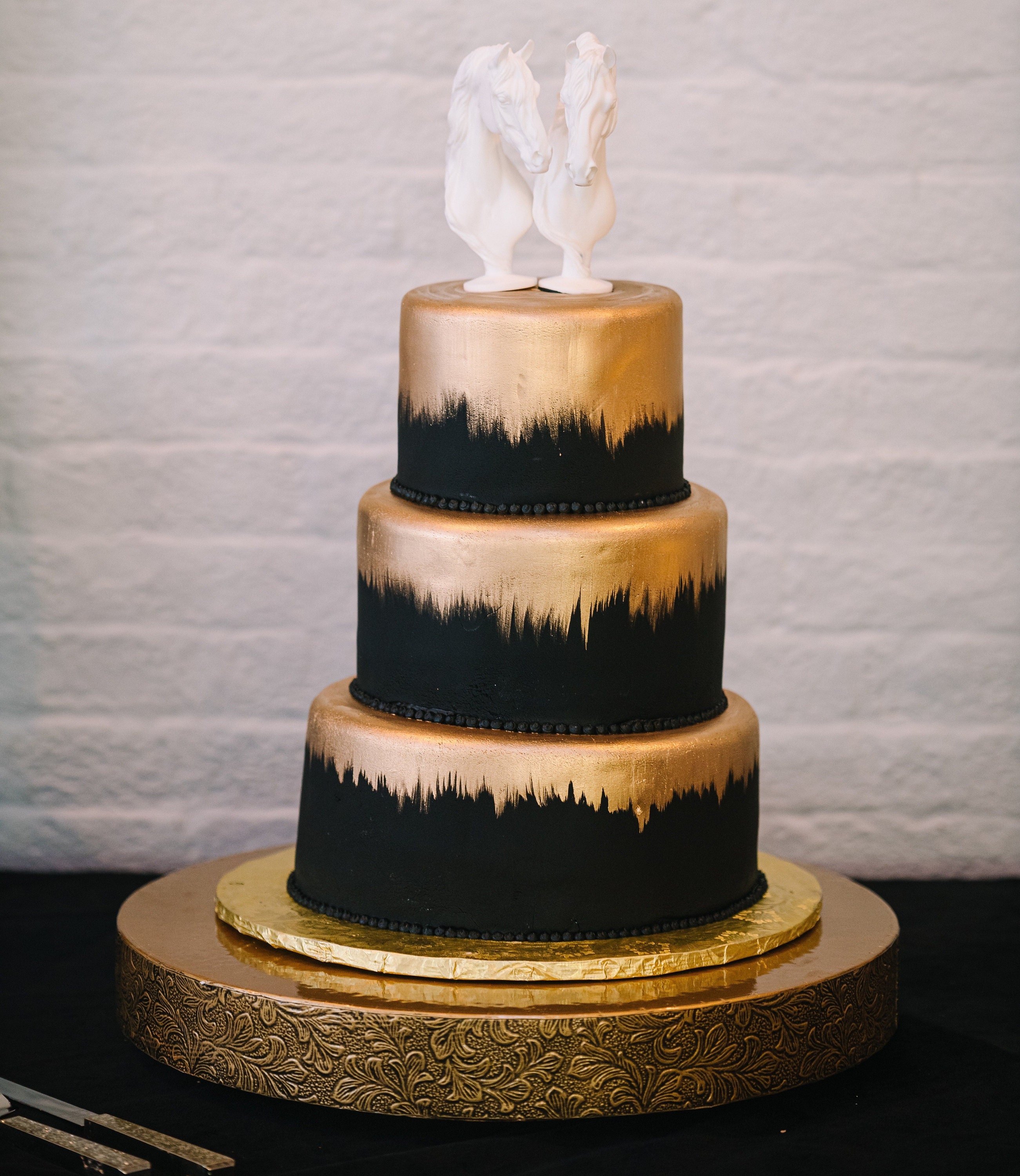 riser cake plateau 16" or 18" Wedding Cake Stand "Golden Elegance" cake stand 