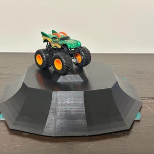 Center Ramp – 3D Printed Monster Truck Ramp – Durable PETG (1:64 Scale)