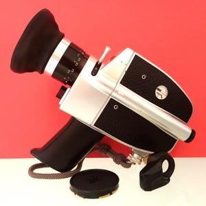 Vintage Design // Bauer C 3 - Super 8 Movie Camera / in good condition