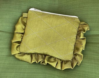 Medium Quilted Zipper Pouch made from Vintage Fabric | Handmade Upcycled