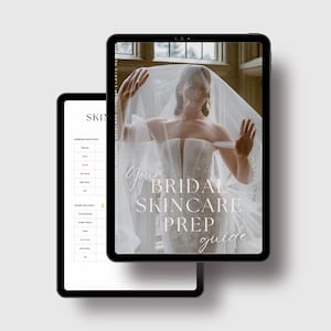 Op de afbeelding: Twee zwarte tablets met informatie over huidverzorging. Eén tablet toont een checklist voor huidverzorgingsroutines. De andere tablet toont een vrouw in een trouwjurk met de tekst "Your Bridal Skincare Prep Guide".