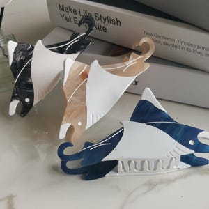 Large Manta Hair Claw Clip, Funny Ocean Animal Claw Clip, Cute Hair Clip, Gift for Ocean Lovers, Manta Ray Hair Clip, Bridal, Bridesmaid