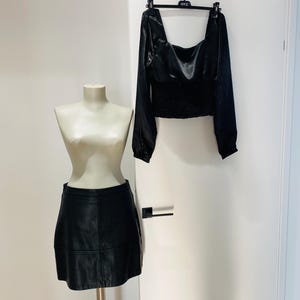 90s Vintage Style Women's Black Crop Top Long Sleeve Top Size  M-L Festival crop top