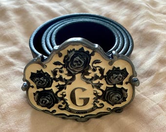 Guess Black Genuine Leather Belt With Ornate Rose Buckle  display picture 2