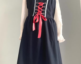 Vintage Dirndl Dress – Dark Blue with Pink Lace-Up & Blue Trim – Size L/XL