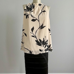 Vintage Flowy Tank Top: Sleeveless Summer Day Top, Size M-L